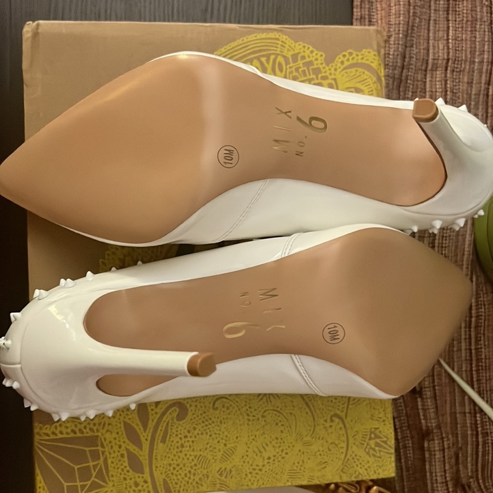 Heels - Picture 5 of 5